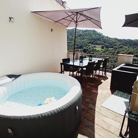 Comfortable Apartment With Sea View In Falcinello Buitenkant foto