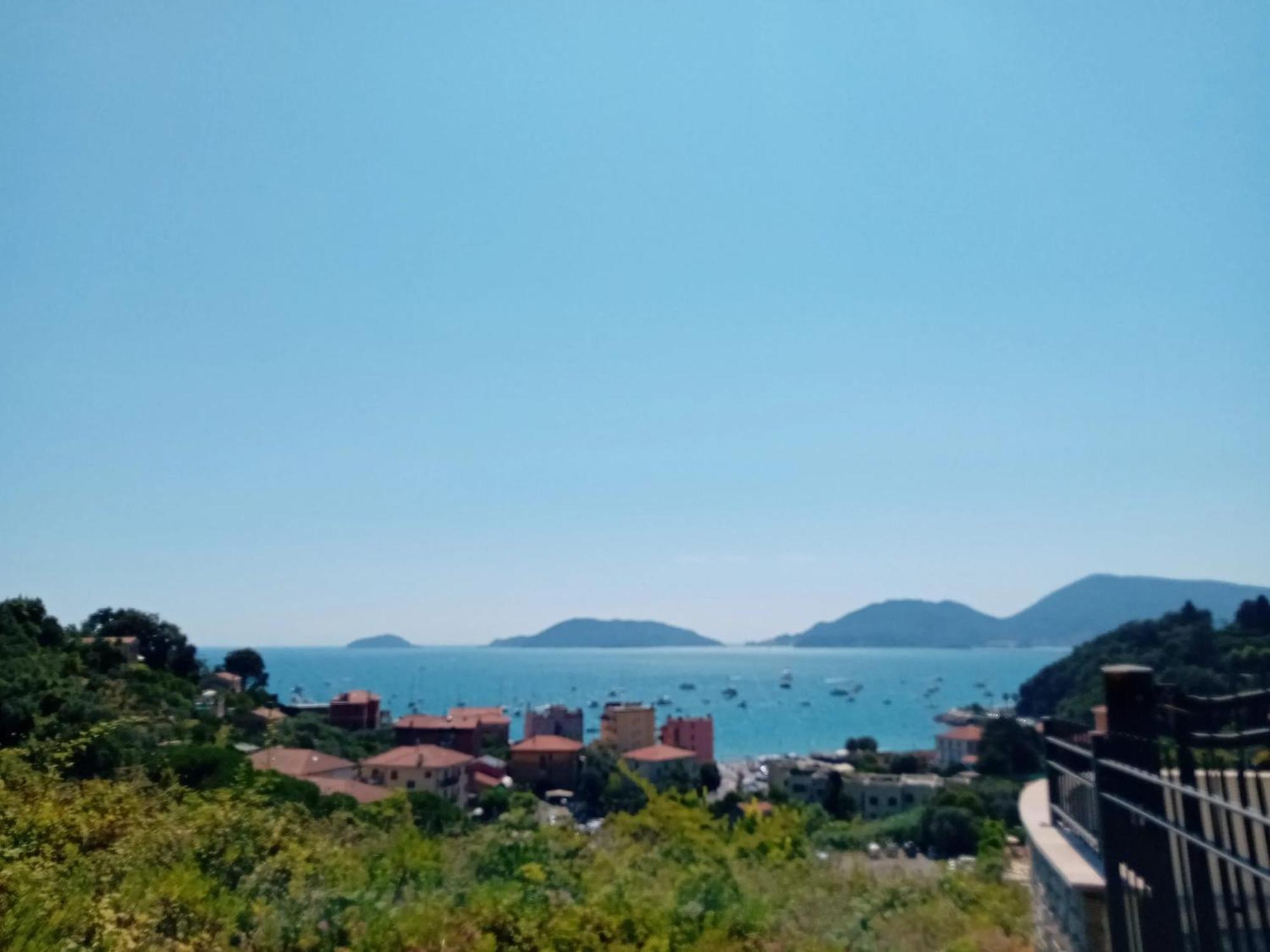 Comfortable Apartment With Sea View In Falcinello Buitenkant foto