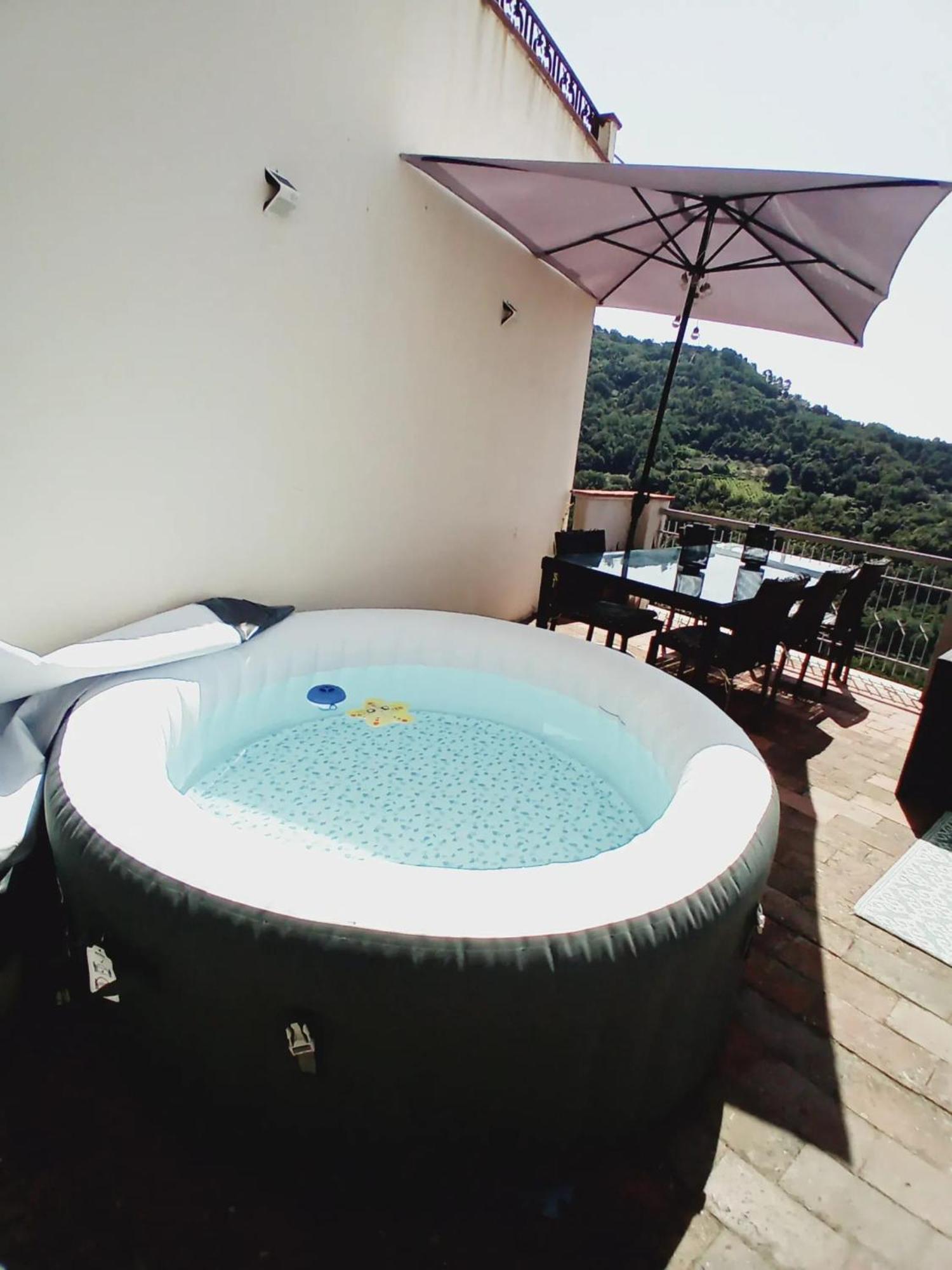 Comfortable Apartment With Sea View In Falcinello Buitenkant foto